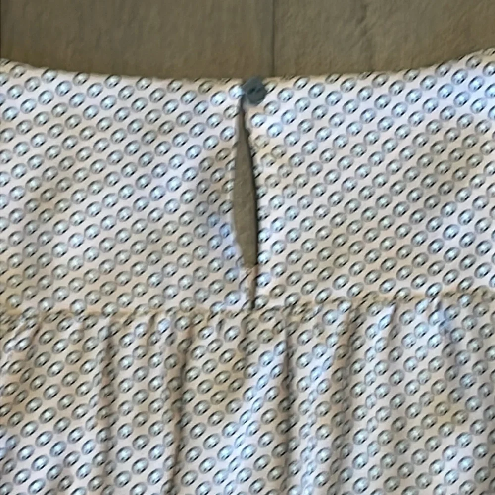 LOFT Pink Patterned Ruffle Shell - Size XS - Picture 5 of 8